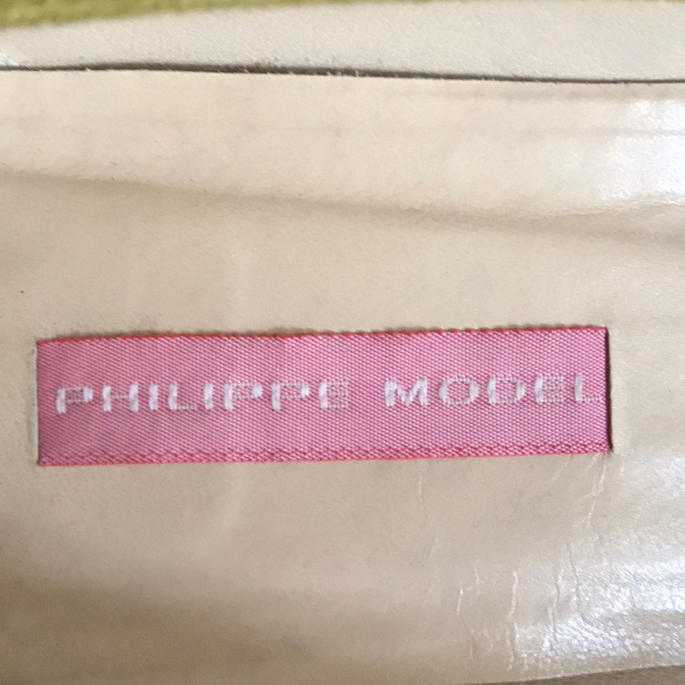 Shoes - Picture 3 of 6
